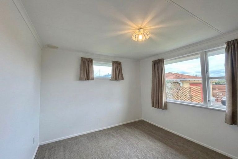 Photo of property in 7 Mahia Place, Kelvin Grove, Palmerston North, 4414