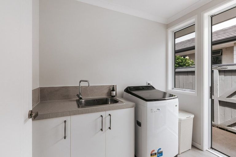 Photo of property in 5 Damien Place, Ohauiti, Tauranga, 3112