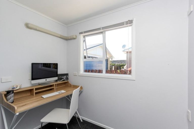 Photo of property in 18 Raniera Street, Glen Avon, New Plymouth, 4312