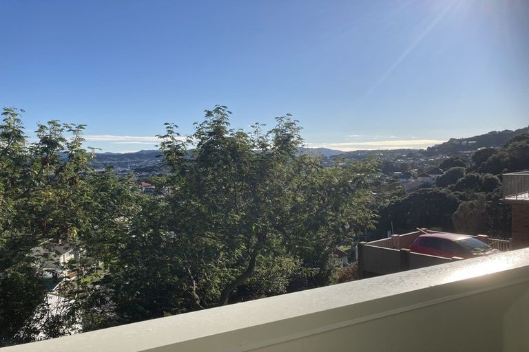 Photo of property in 8 Mitika Way, Strathmore Park, Wellington, 6022