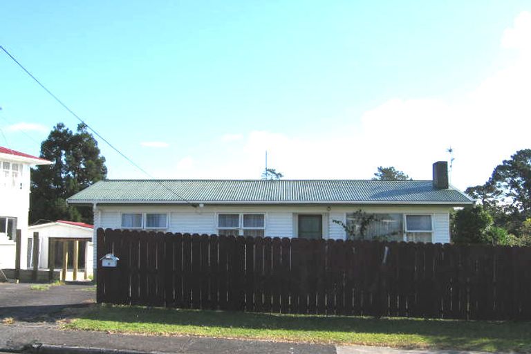 Photo of property in 8 Glen Marine Parade, Glendene, Auckland, 0602