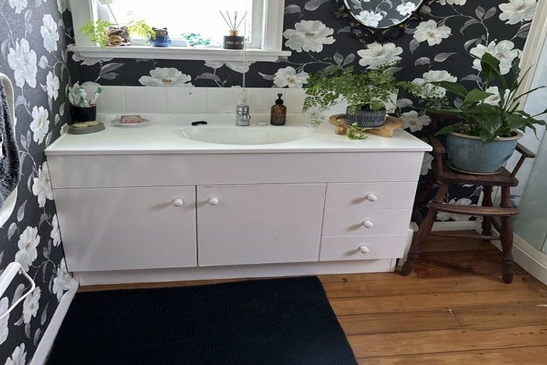 Photo of property in 75 Muhunoa Road West, Ohau, Levin, 5570