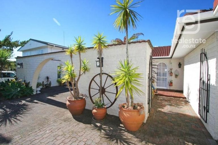 Photo of property in 11 Glenmore Road, Sunnyhills, Auckland, 2010