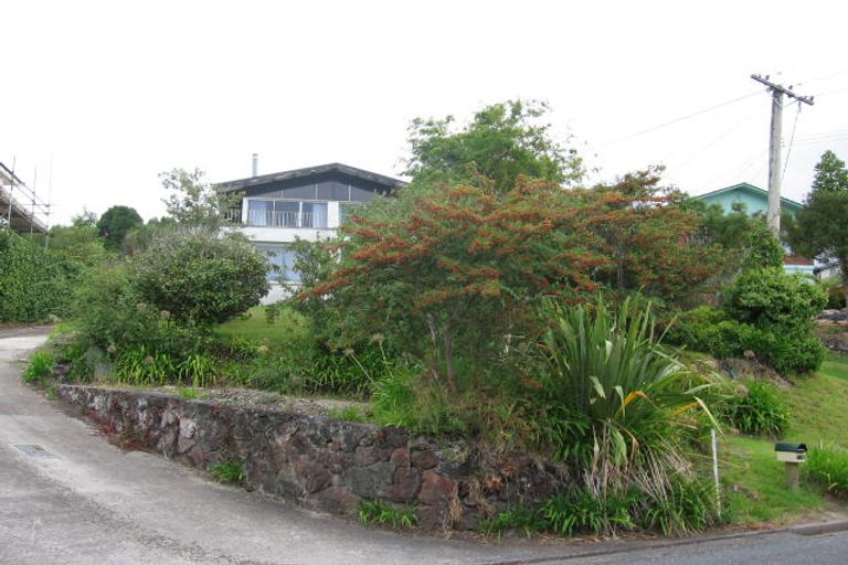 Photo of property in 115 Tanekaha Road, Titirangi, Auckland, 0604