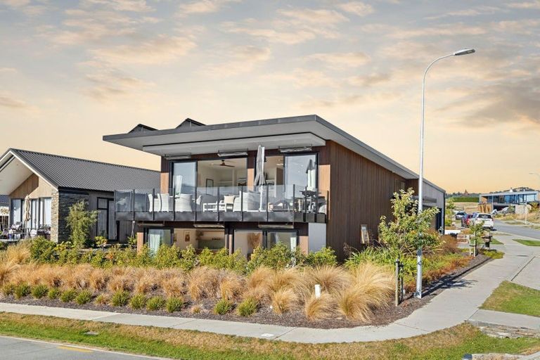 Photo of property in 48 Farrant Drive, Wanaka, 9305