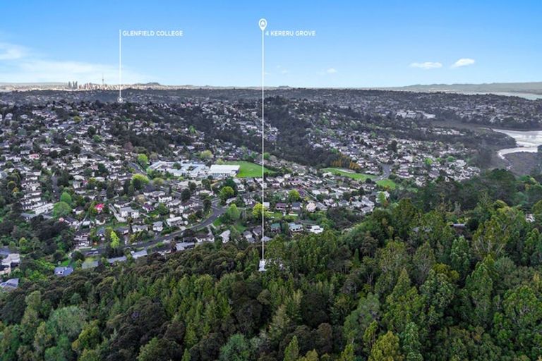 Photo of property in 4 Kereru Grove, Greenhithe, Auckland, 0632