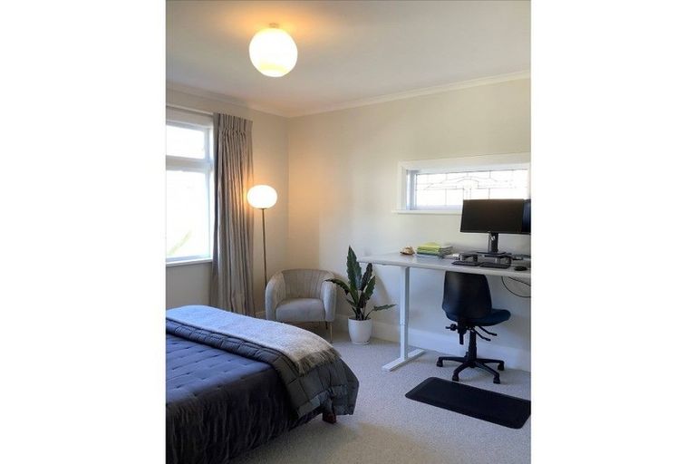 Photo of property in 5 Travancore Street, Island Bay, Wellington, 6023