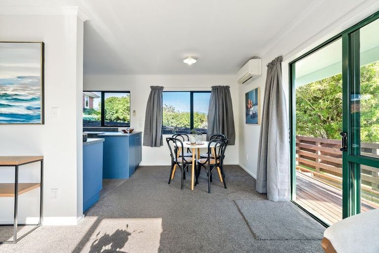 Photo of property in 32a Horokiwi Road West, Newlands, Wellington, 6037