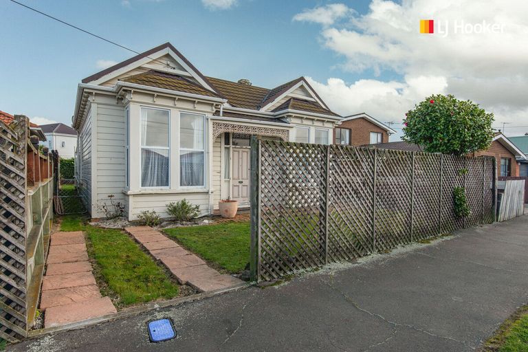 Photo of property in 92 Queens Drive, Saint Kilda, Dunedin, 9012