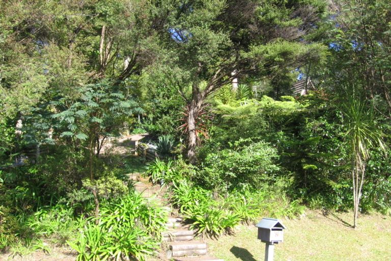 Photo of property in 8 Fawcett Road, Laingholm, Auckland, 0604