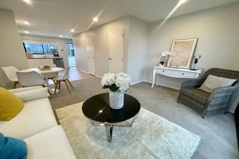 Photo of property in 23 Huri Street, Mangere Bridge, Auckland, 2022