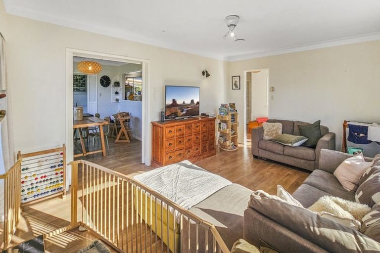 Photo of property in 8 James Cook Street, Havelock North, 4130