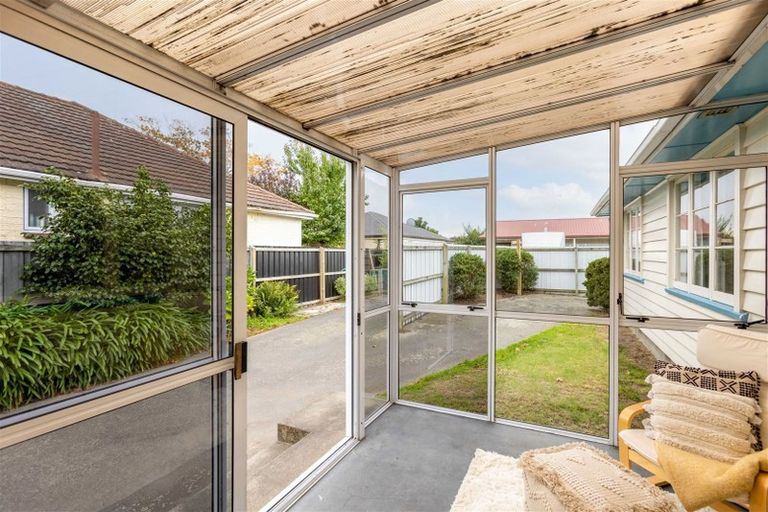 Photo of property in 132 Yaldhurst Road, Sockburn, Christchurch, 8042