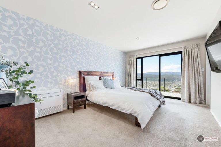 Photo of property in 30 Arahiwi Grove, Tirohanga, Lower Hutt, 5010