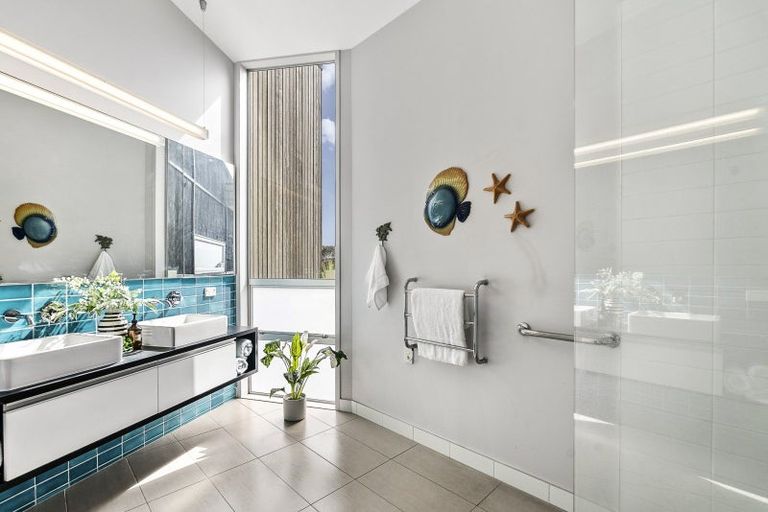 Photo of property in 13 Shearer Drive, Oakura, 4314