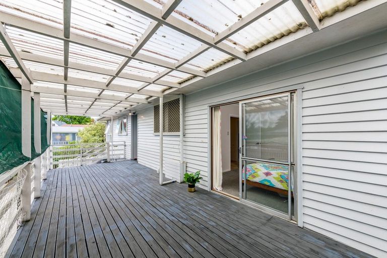 Photo of property in 1/22 Larnoch Road, Henderson, Auckland, 0610