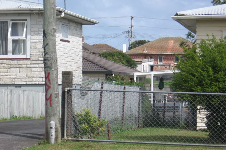 Photo of property in 20a Netherlands Avenue, Kelston, Auckland, 0602