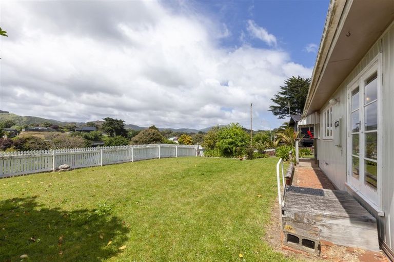 Photo of property in 21 Renown Road, Raumati South, Paraparaumu, 5032