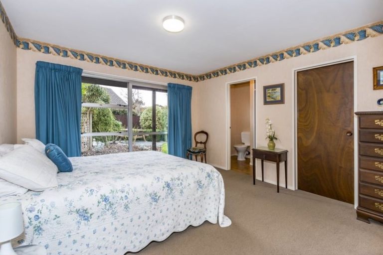 Photo of property in 10 Godfrey Place, Ilam, Christchurch, 8041