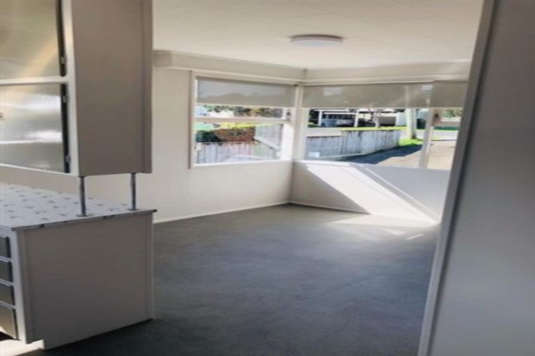 Photo of property in 38 Wallace Road, Mangere Bridge, Auckland, 2022