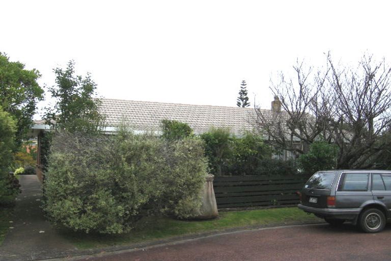 Photo of property in 14 Ganymede Place, Half Moon Bay, Auckland, 2012