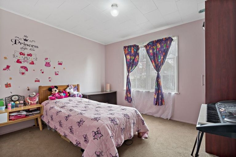 Photo of property in 14 Joanne Place, Rosehill, Papakura, 2113