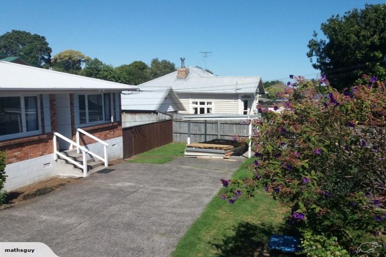 Photo of property in 1/3a Huapai Street, Onehunga, Auckland, 1061