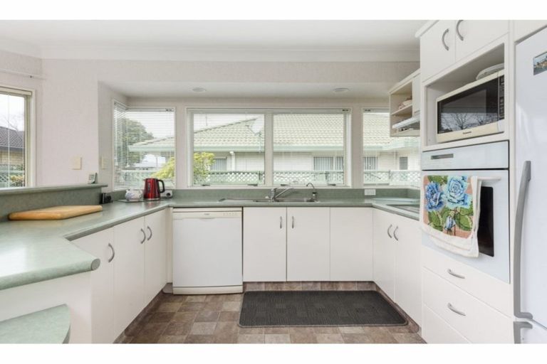 Photo of property in 26 Ngahere Street, Otumoetai, Tauranga, 3110