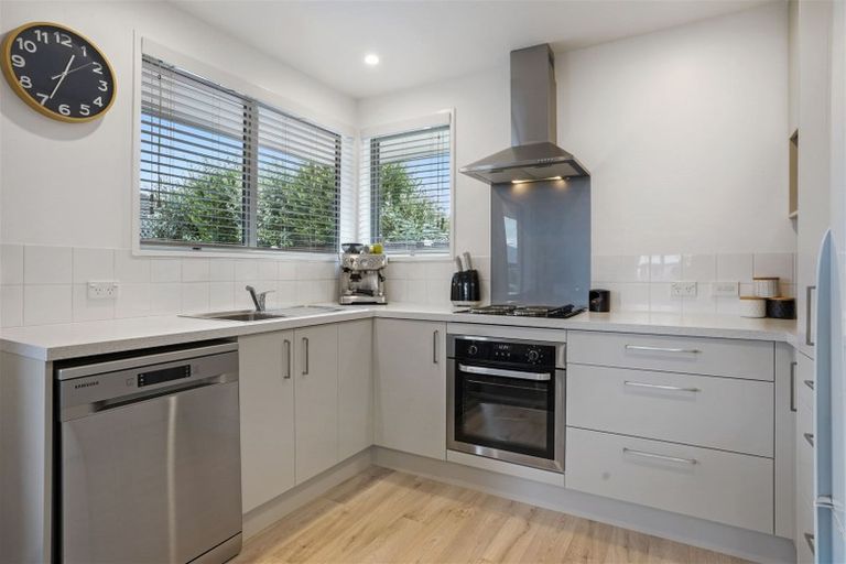 Photo of property in 88 Dunbarton Street, Redwood, Christchurch, 8051