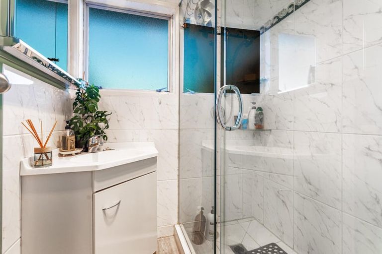 Photo of property in 5 Sumich Place, West Harbour, Auckland, 0618