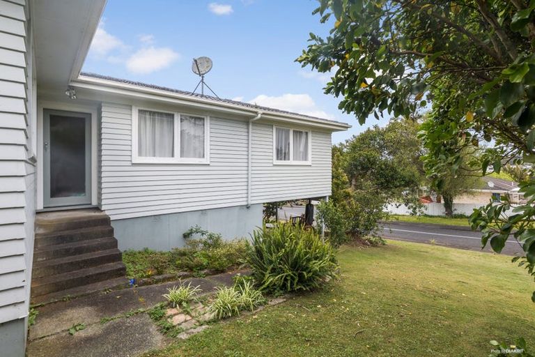 Photo of property in 31 Glenbervie Crescent, Massey, Auckland, 0614
