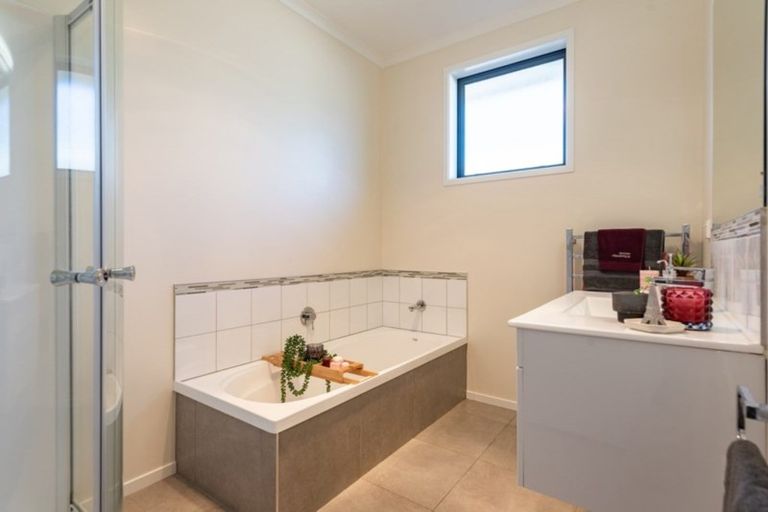 Photo of property in 160 Cambridge Street, Levin, 5510