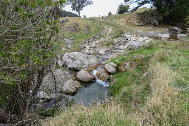 Photo of property in 989 Ohurakura Road, Te Pohue, Napier, 4182