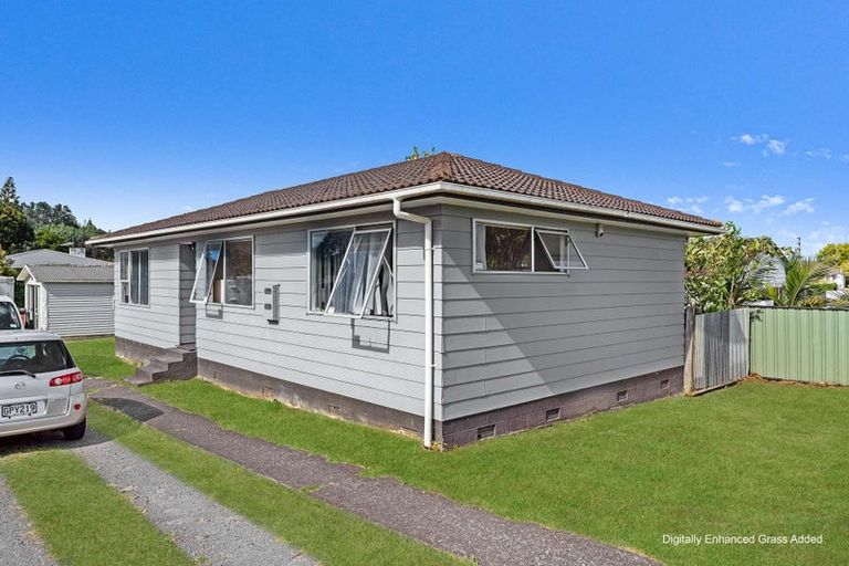 Photo of property in 6 Karina Place, Glen Eden, Auckland, 0602