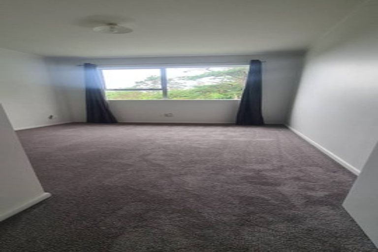 Photo of property in 6 Glanmire Road, Newlands, Wellington, 6037