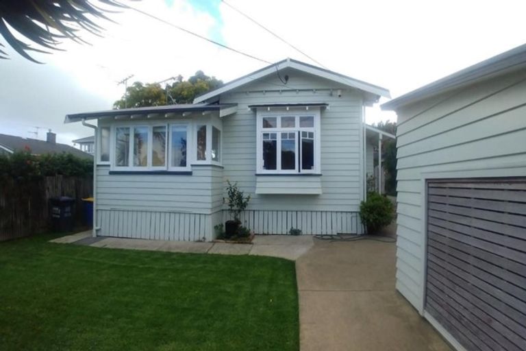 Photo of property in 2 Bruce Street, Northcote Point, Auckland, 0627