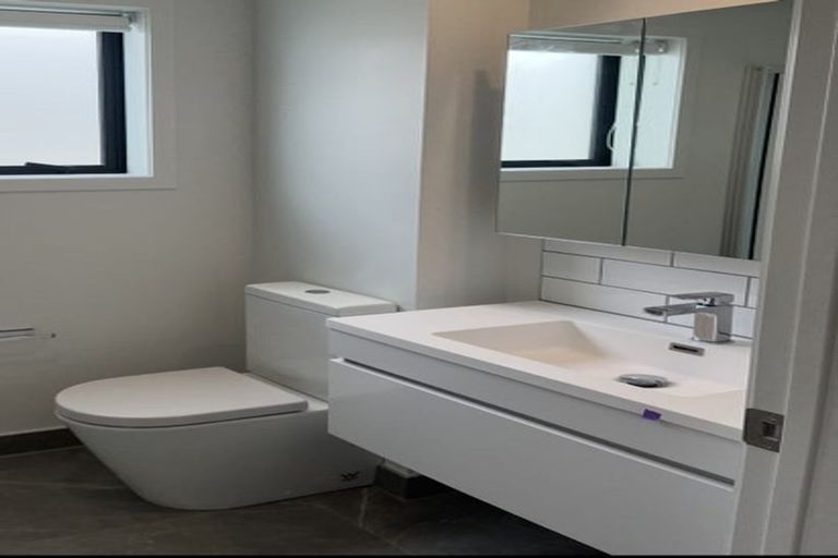 Photo of property in 11a Welby Place, Mangere, Auckland, 2022