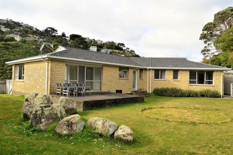 Photo of property in 136 Curtis Street, Northland, Wellington, 6012