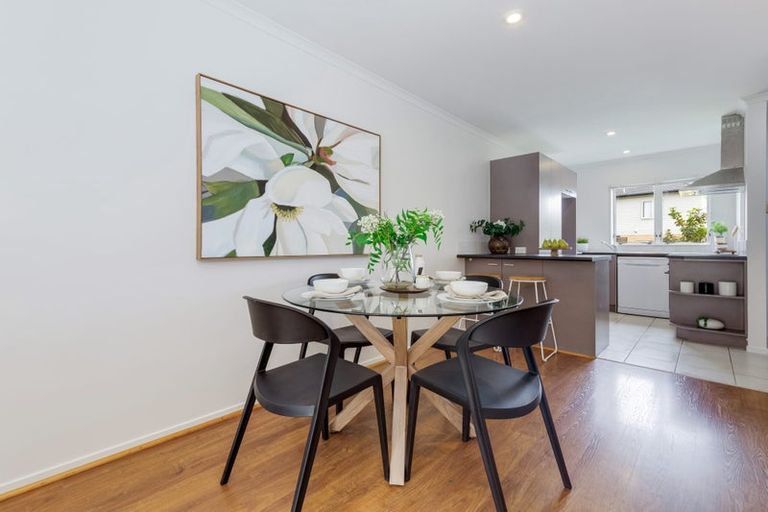 Photo of property in 20 Brashier Circle, Sunnyvale, Auckland, 0612
