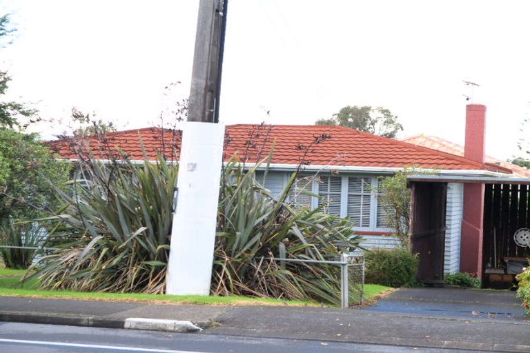 Photo of property in 16 Botany Road, Howick, Auckland, 2010