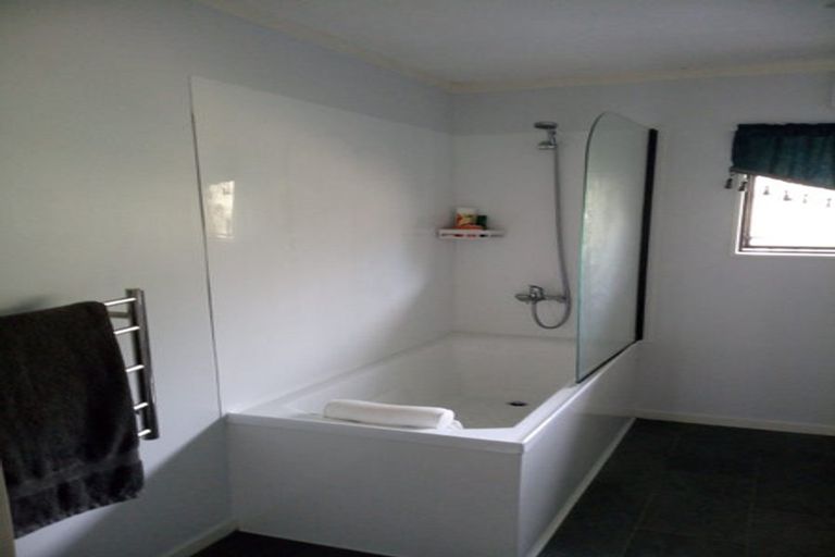 Photo of property in 140 Arawhata Road, Paraparaumu, 5032