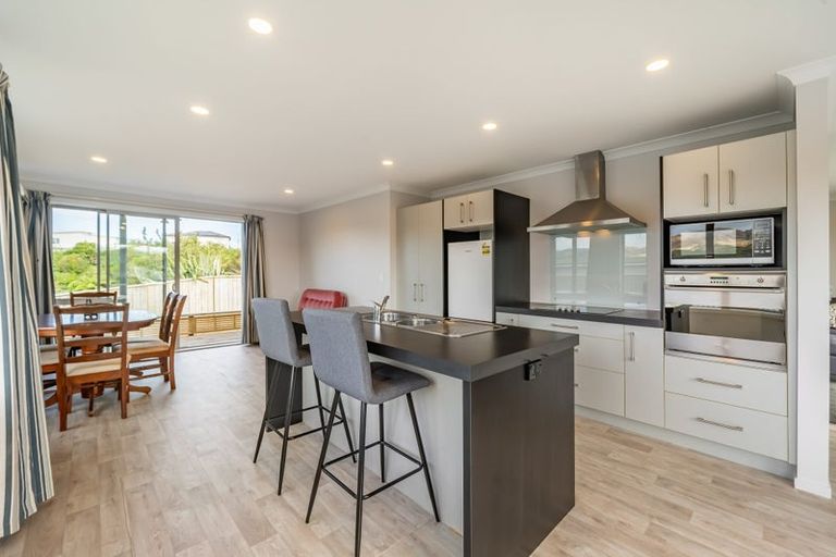Photo of property in 103 Te Puia Drive, Aotea, Porirua, 5024