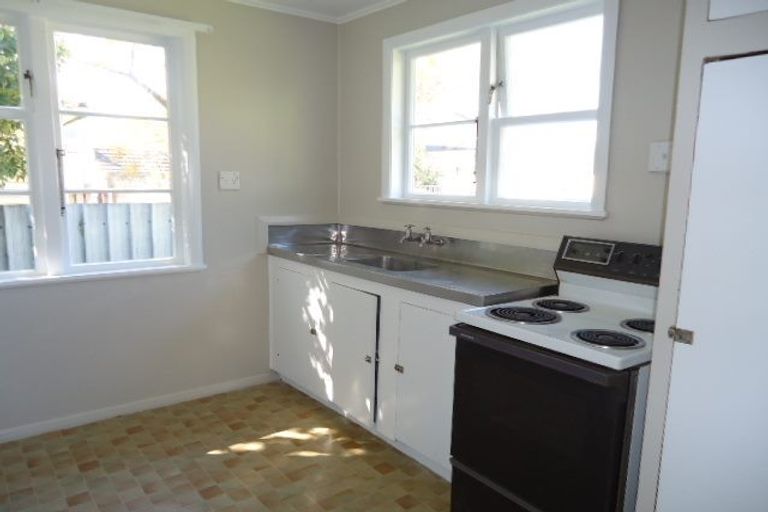 Photo of property in 36 Molesworth Street, Taita, Lower Hutt, 5011