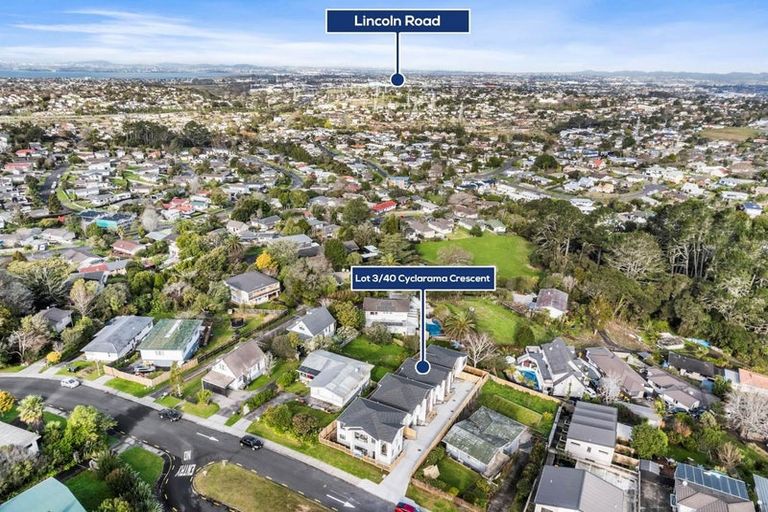 Photo of property in 40c Cyclarama Crescent, Massey, Auckland, 0614