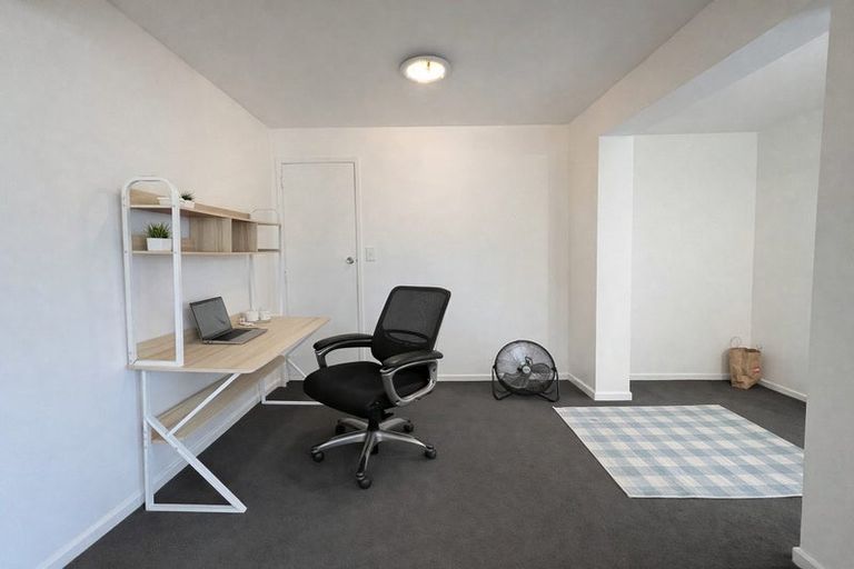 Photo of property in 137 Gossamer Drive, Pakuranga Heights, Auckland, 2010