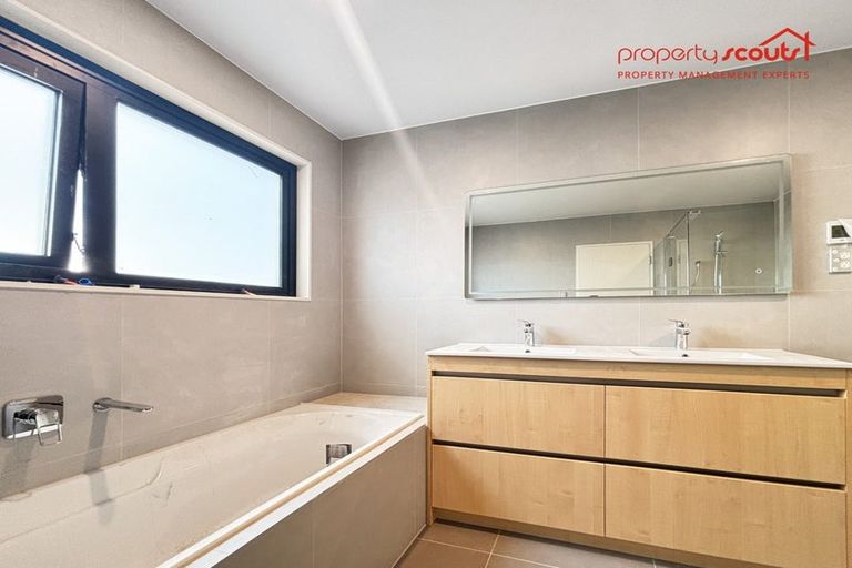 Photo of property in 3c Farwood Drive, Henderson, Auckland, 0612