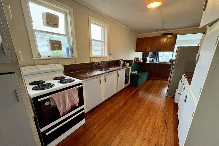 Photo of property in 3 Shearer Crescent, Naenae, Lower Hutt, 5011