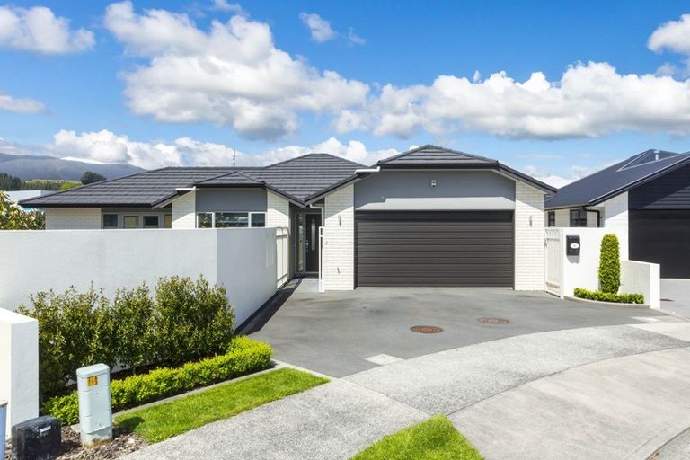 Photo of property in 11 Vernon Grove, Brown Owl, Upper Hutt, 5018