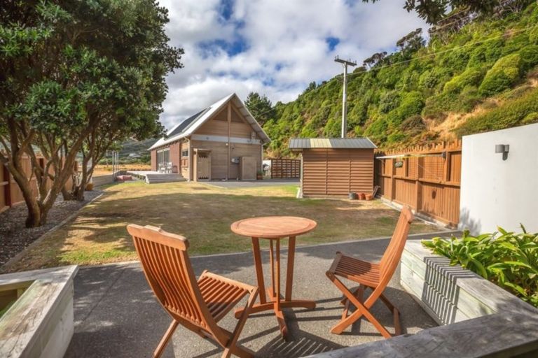 Photo of property in 88 Moana Road, Hongoeka, Porirua, 5026