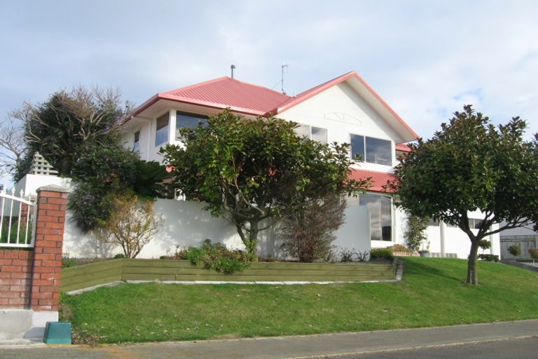 Photo of property in 62 The Strand, Fitzherbert, Palmerston North, 4410